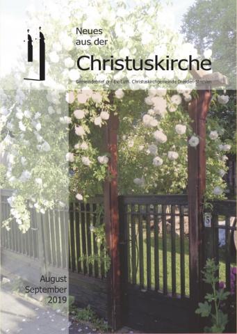 Coverbild mit weißen Blüten an einem Zaun